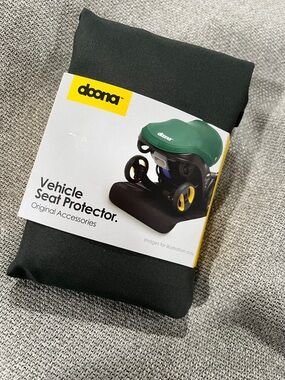 doona Black Vehicle Seat Protector for Kids
